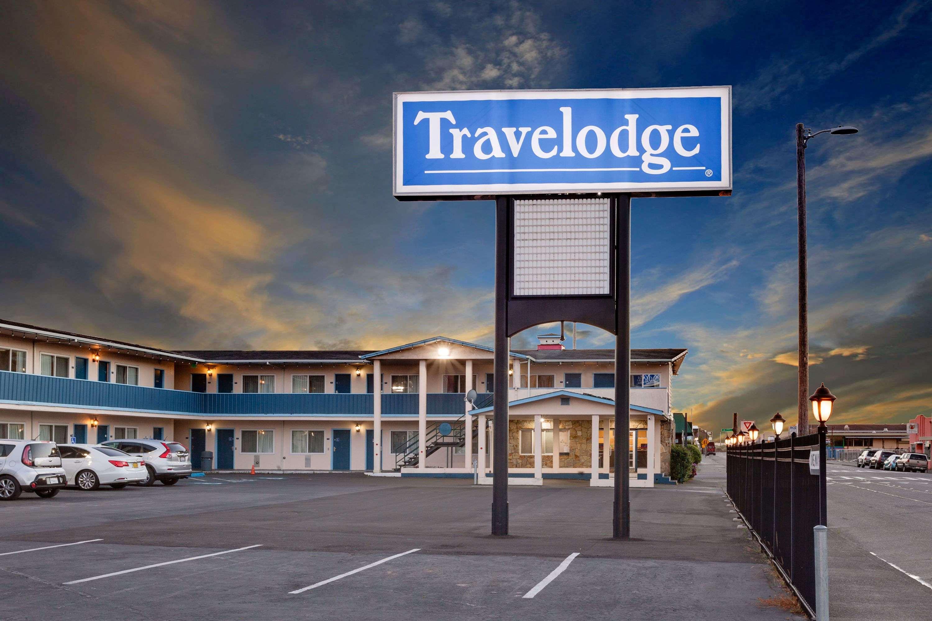 Travelodge By Wyndham Юрика Экстерьер фото